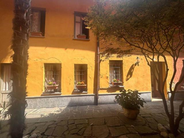 Villa Indipendente in vendita a Garlasco, Pavia