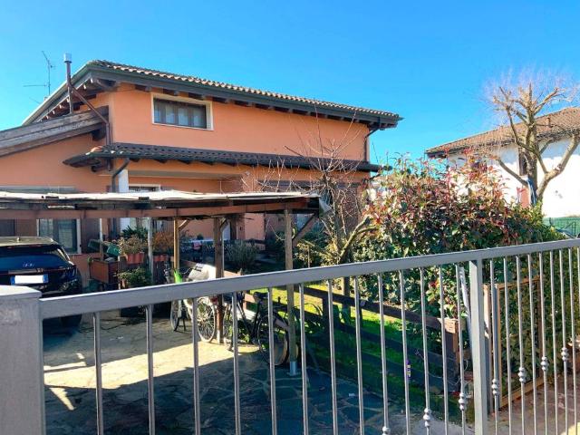 Villa Indipendente in vendita a Garlasco, Lombardia