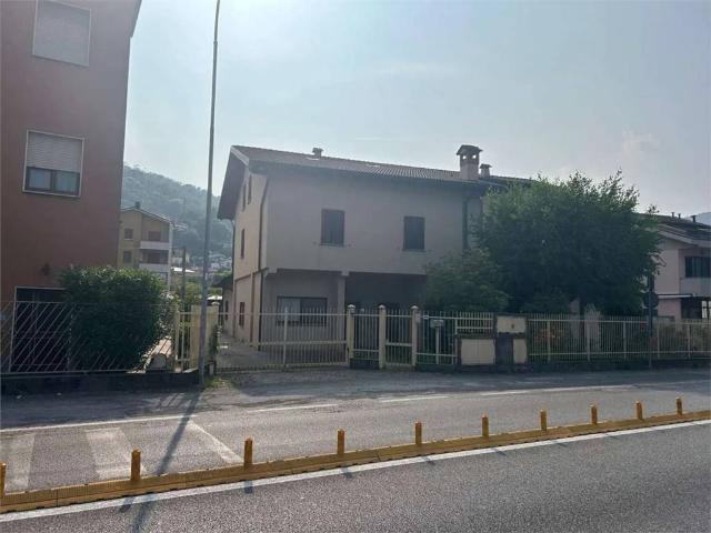 Villa Indipendente in vendita a Garlate, Lombardia