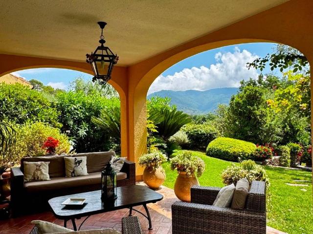 Villa Indipendente in vendita a Garlenda, Liguria
