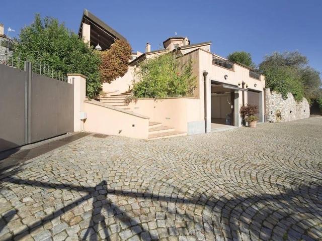 Villa Indipendente in vendita a Garlenda, Liguria