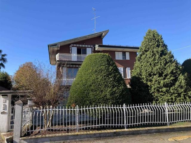 Villa Indipendente in vendita a Val d’Enza, Re