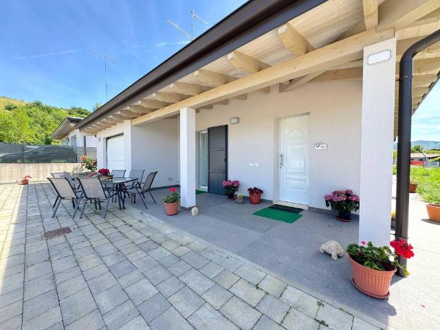 Villa Indipendente in vendita a Val d’Enza, Re