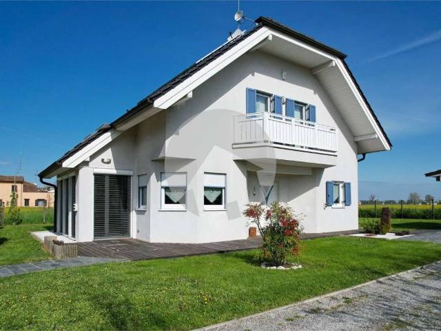 Villa Indipendente in vendita a Val d’Enza, Re