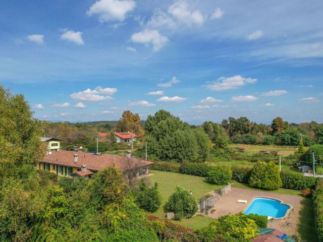 Villa Indipendente in vendita a Revislate, Novara