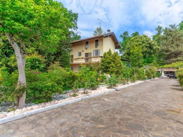 Villa Indipendente in vendita a Gattico-Veruno, Piemonte