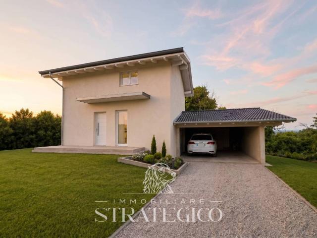 Villa Indipendente in vendita a Gattico-Veruno, Piemonte