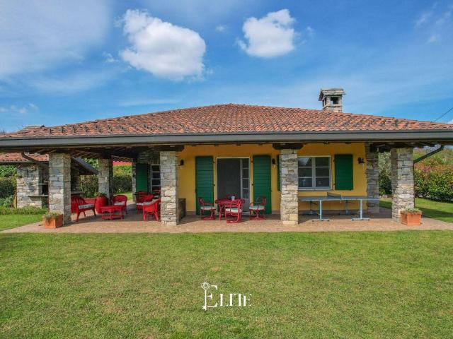 Villa Indipendente in vendita a Revislate, Novara