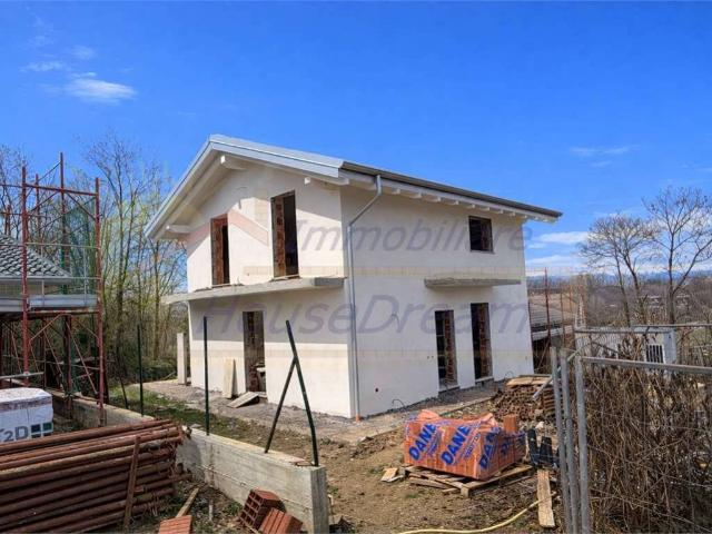 Villa Indipendente in vendita a Gattico, Novara