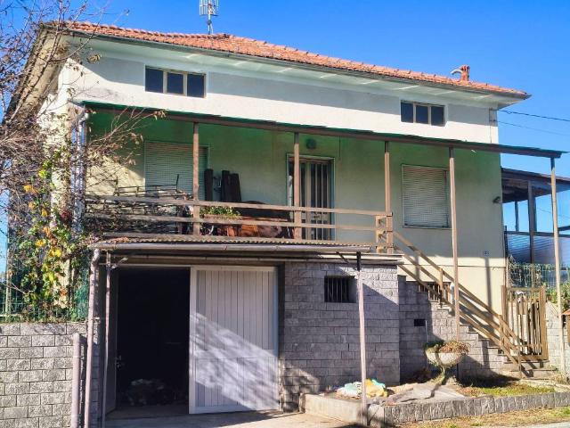Villa Indipendente in vendita a Gattico-Veruno, Piemonte