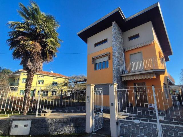 Villa Indipendente in vendita a Piemonte, Vercelli
