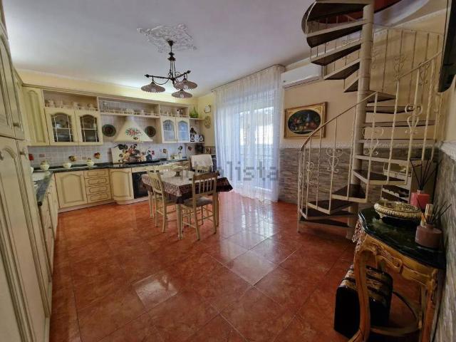 Villa Indipendente in vendita a Piemonte, Vercelli
