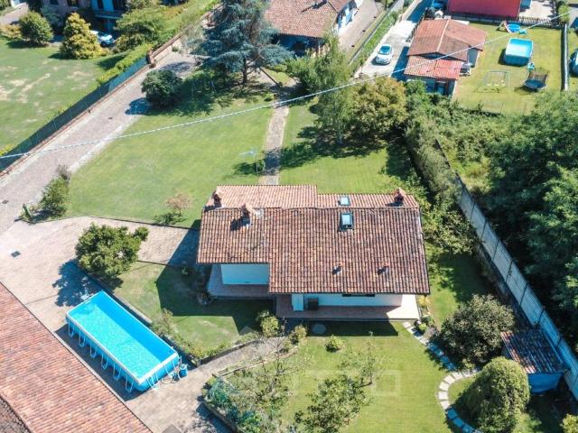 Villa Indipendente in vendita a Località San Bernardo, Piemonte