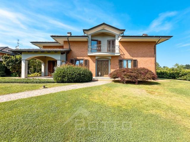 Villa Indipendente in vendita a Località San Bernardo, Piemonte