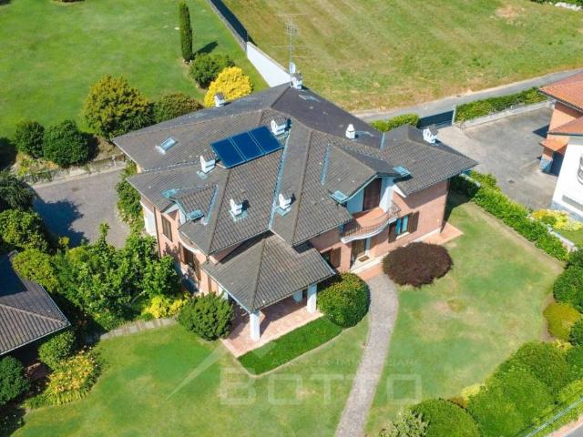Villa Indipendente in vendita a Località San Bernardo, Piemonte