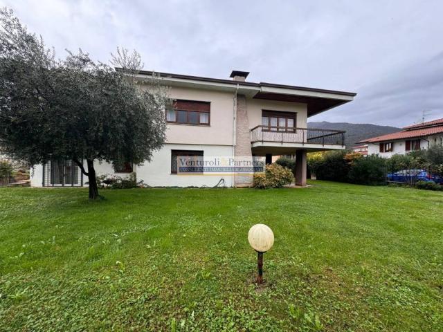 Villa Indipendente in vendita a Comunità montana della Valle Sabbia, Gavardo