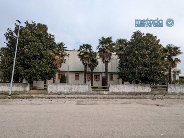 Villa Indipendente in vendita a Gavello, Veneto