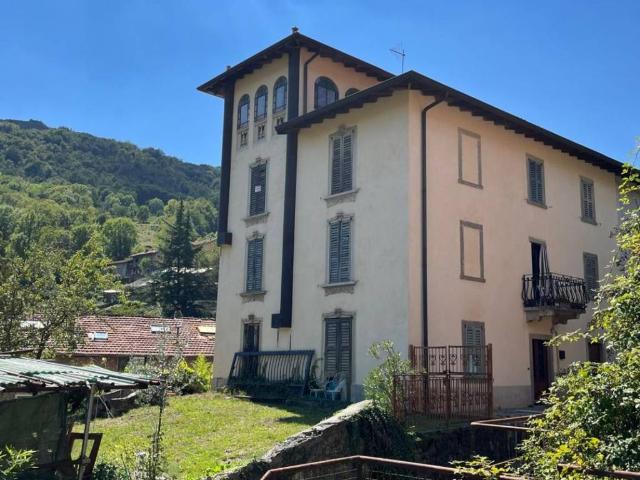 Villa Indipendente in vendita a Casazza, Lombardia