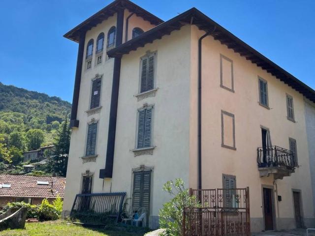 Villa Indipendente in vendita a Casazza, Lombardia