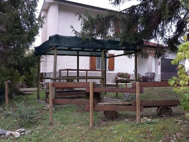 Villa Indipendente in vendita a Gavi, Alessandria