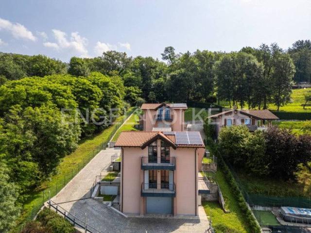 Villa Indipendente in vendita a Comunità Montana Valli del Verbano, Gavirate