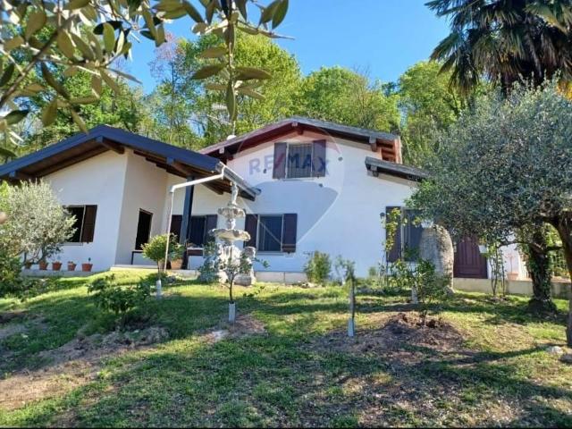 Villa Indipendente in vendita a Comunità Montana Valli del Verbano, Gavirate