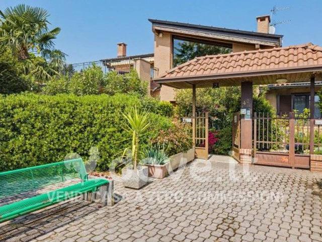 Villa Indipendente in vendita a Comunità Montana Valli del Verbano, Gavirate