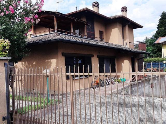 Villa Indipendente in vendita a Comunità Montana Valli del Verbano, Gavirate