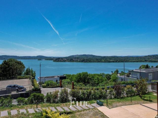 Villa Indipendente in vendita a Comunità Montana Valli del Verbano, Gavirate