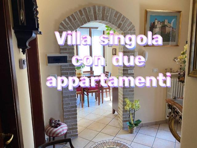 Villa Indipendente in vendita a Comunità Montana Valli del Verbano, Gavirate