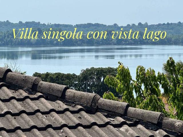 Villa Indipendente in vendita a Comunità Montana Valli del Verbano, Gavirate