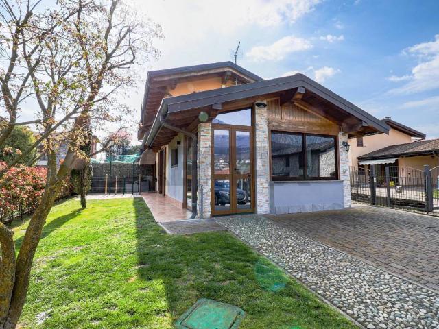 Villa Indipendente in vendita a Comunità Montana Valli del Verbano, Gavirate