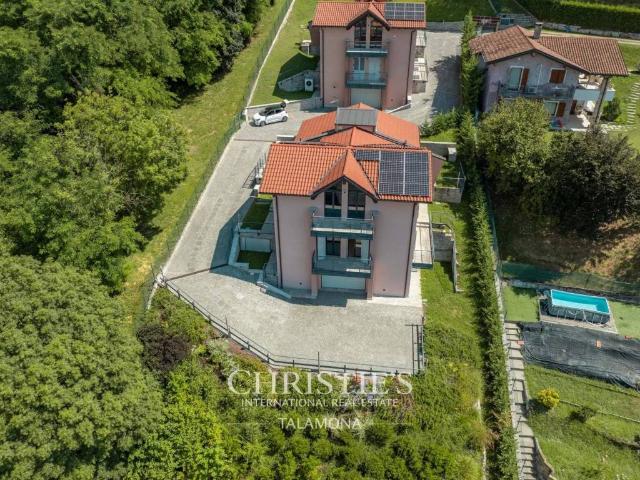 Villa Indipendente in vendita a Comunità Montana Valli del Verbano, Gavirate