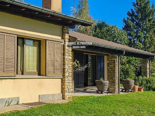 Villa Indipendente in vendita a Comunità Montana Valli del Verbano, Gavirate