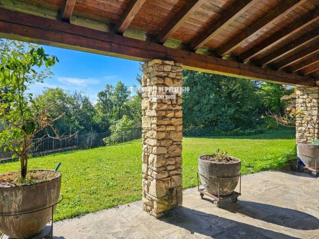 Villa Indipendente in vendita a Comunità Montana Valli del Verbano, Gavirate