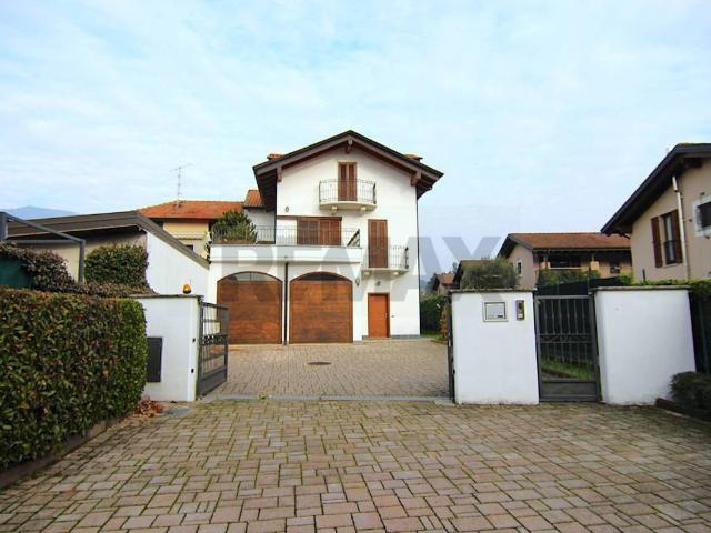 Villa Indipendente in vendita a Comunità Montana Valli del Verbano, Gavirate