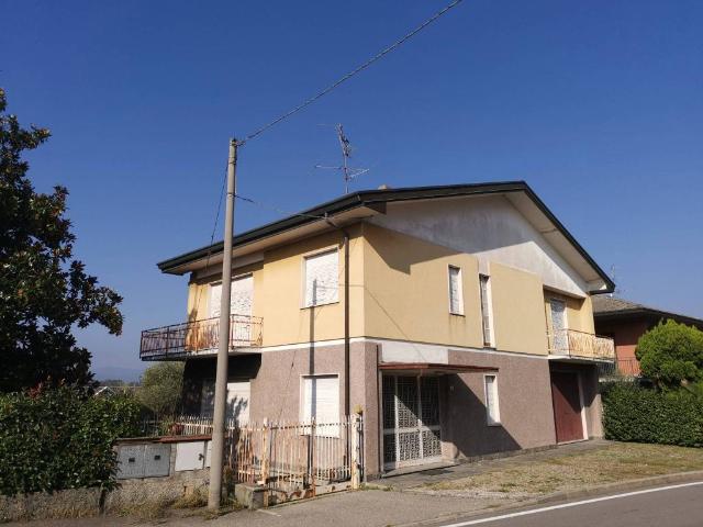 Villa Indipendente in vendita a Comunità Montana Valli del Verbano, Gavirate