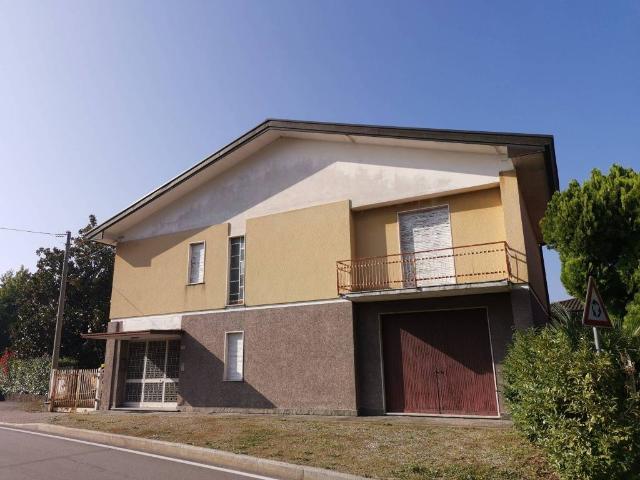 Villa Indipendente in vendita a Comunità Montana Valli del Verbano, Gavirate