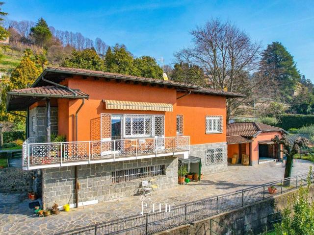 Villa Indipendente in vendita a Comunità Montana Valli del Verbano, Gavirate