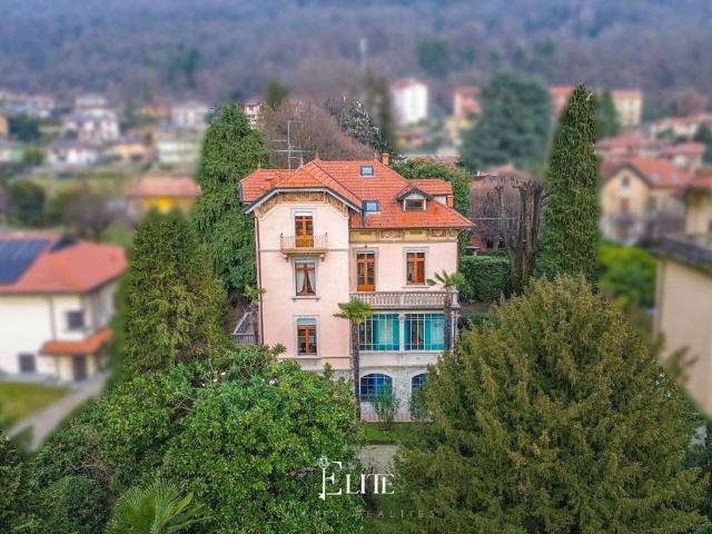 Villa Indipendente in vendita a Comunità Montana Valli del Verbano, Gavirate
