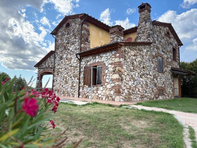 Villa Indipendente in vendita a Filare, Bivio Di Ravi