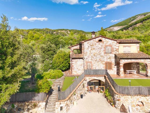 Villa Indipendente in vendita a Filare, Bivio Di Ravi