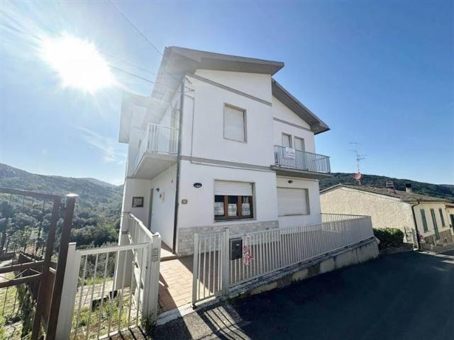 Villa Indipendente in vendita a Bivio Di Ravi, Toscana