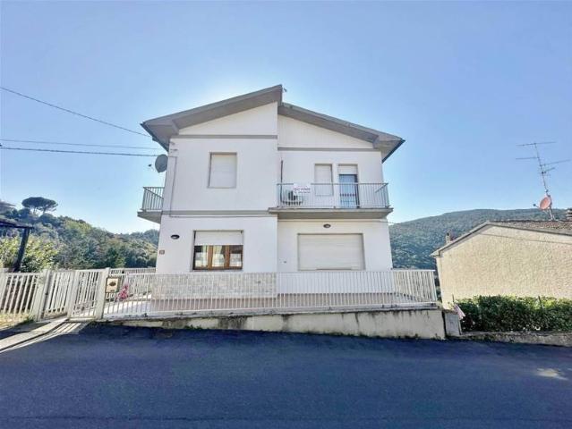Villa Indipendente in vendita a Bivio Di Ravi, Toscana