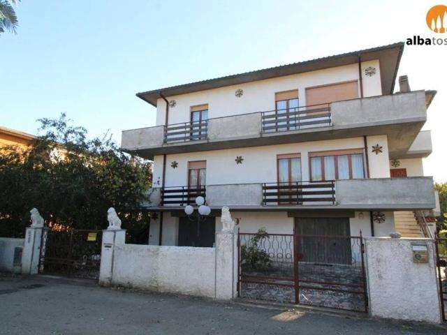 Villa Indipendente in vendita a Bivio Di Ravi, Toscana