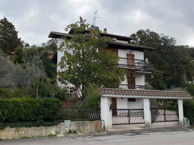Villa Indipendente in vendita a Bivio Di Ravi, Toscana
