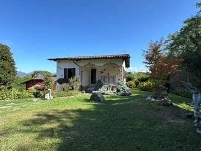Villa Indipendente in vendita a Schianno, Gazzada Schianno
