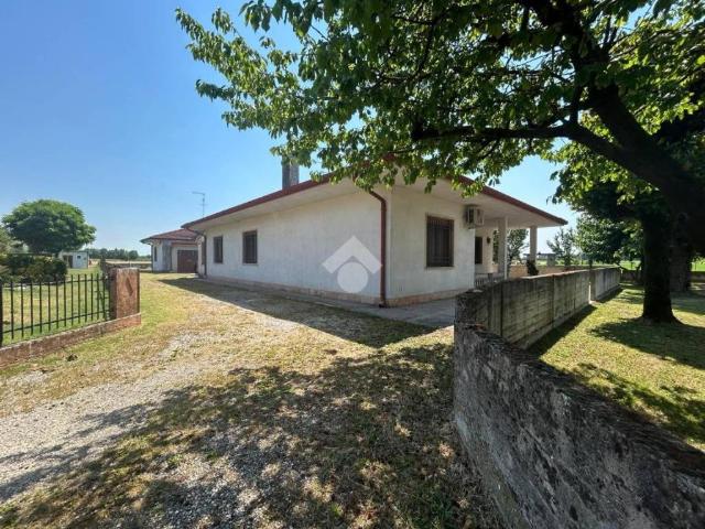 Villa Indipendente in vendita a Gazzo Veronese, Correzzo