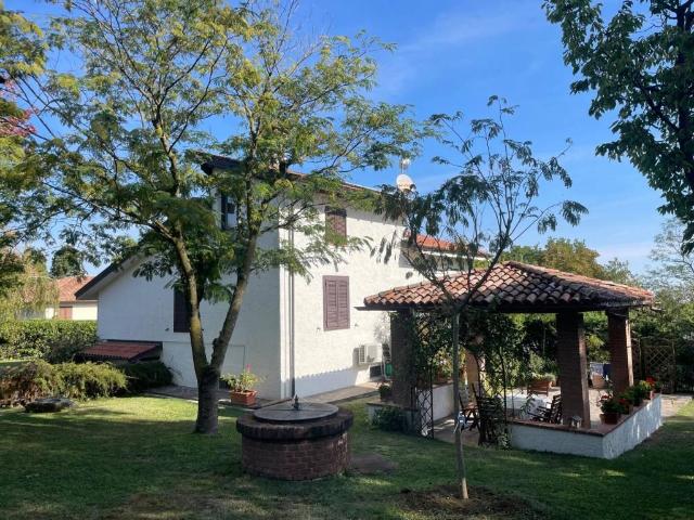 Villa Indipendente in vendita a Ca' del Vino, Gazzola