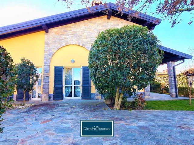 Villa Indipendente in vendita a Gazzola, Reggio Emilia